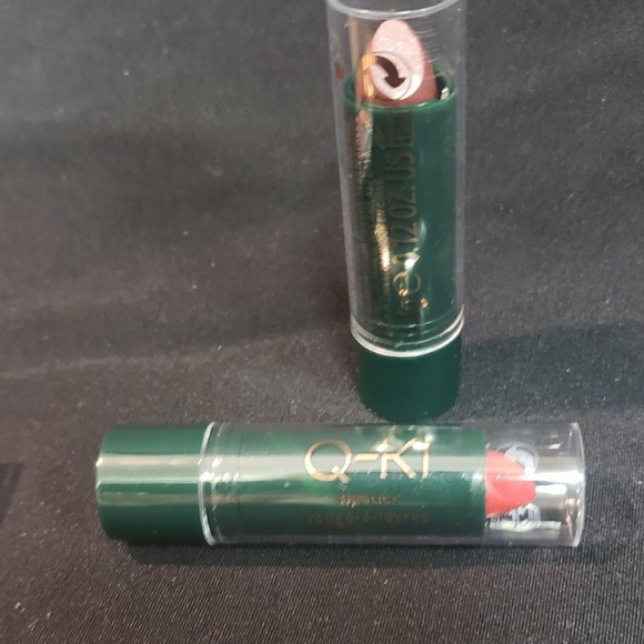 Makeup set - Picture 3 of 3